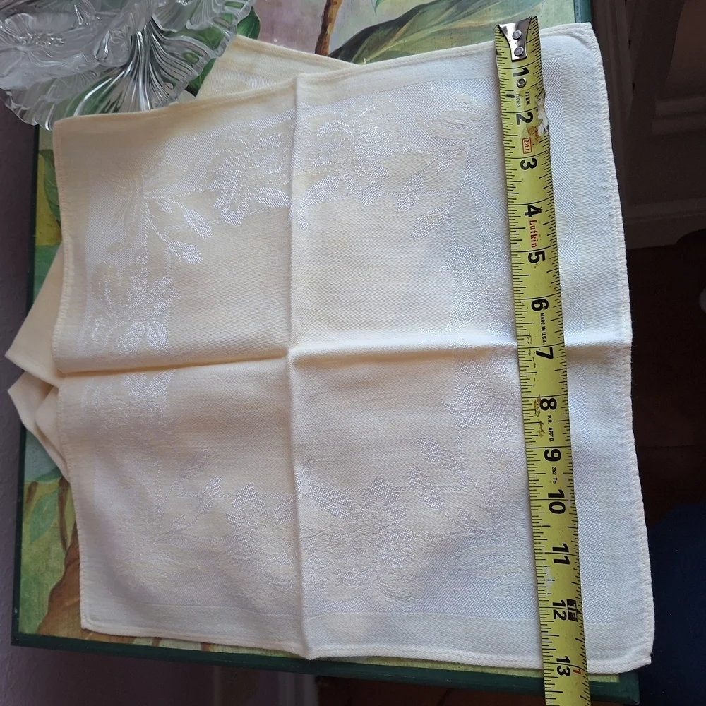 Damask Set of 8 Cream Floral Cloth Napkins